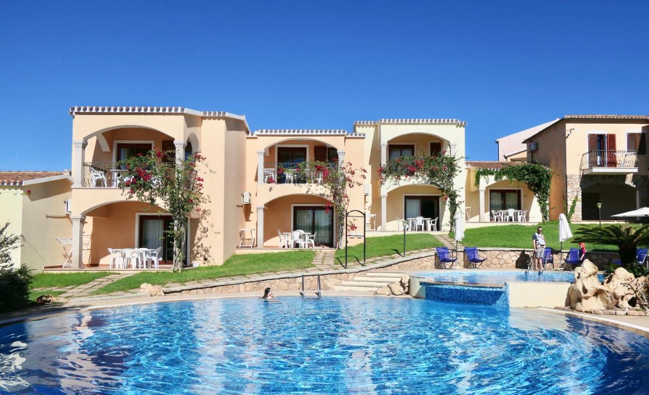 Residence Con Piscina A Badesi, Appartamenti Con Wifi E A.C מראה חיצוני תמונה